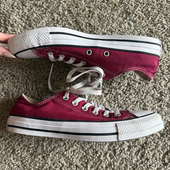 Converse Chuck Taylor All Star Low Top Sneakers Maroon - Men’s 6 Women’s 8 - Picture 4 of 6
